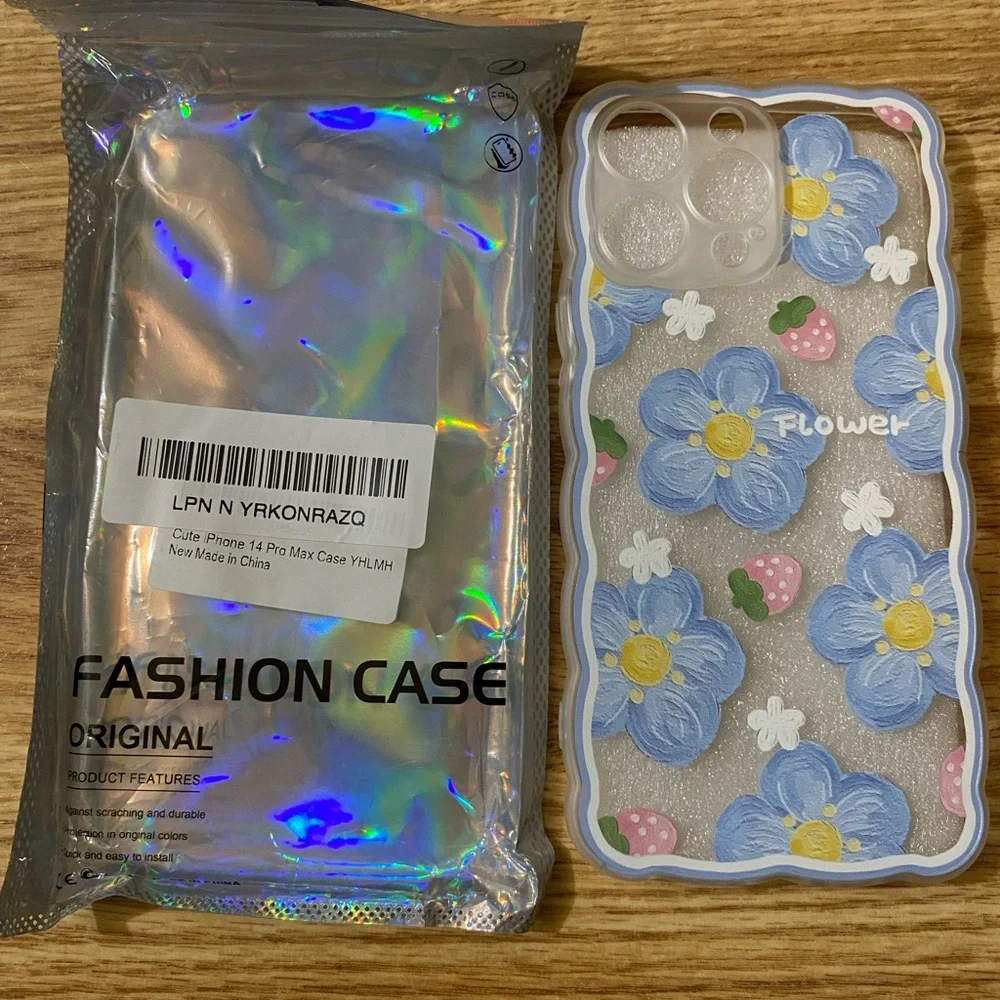 Floral 14 Pro Max Fashion Phone Case NWT
